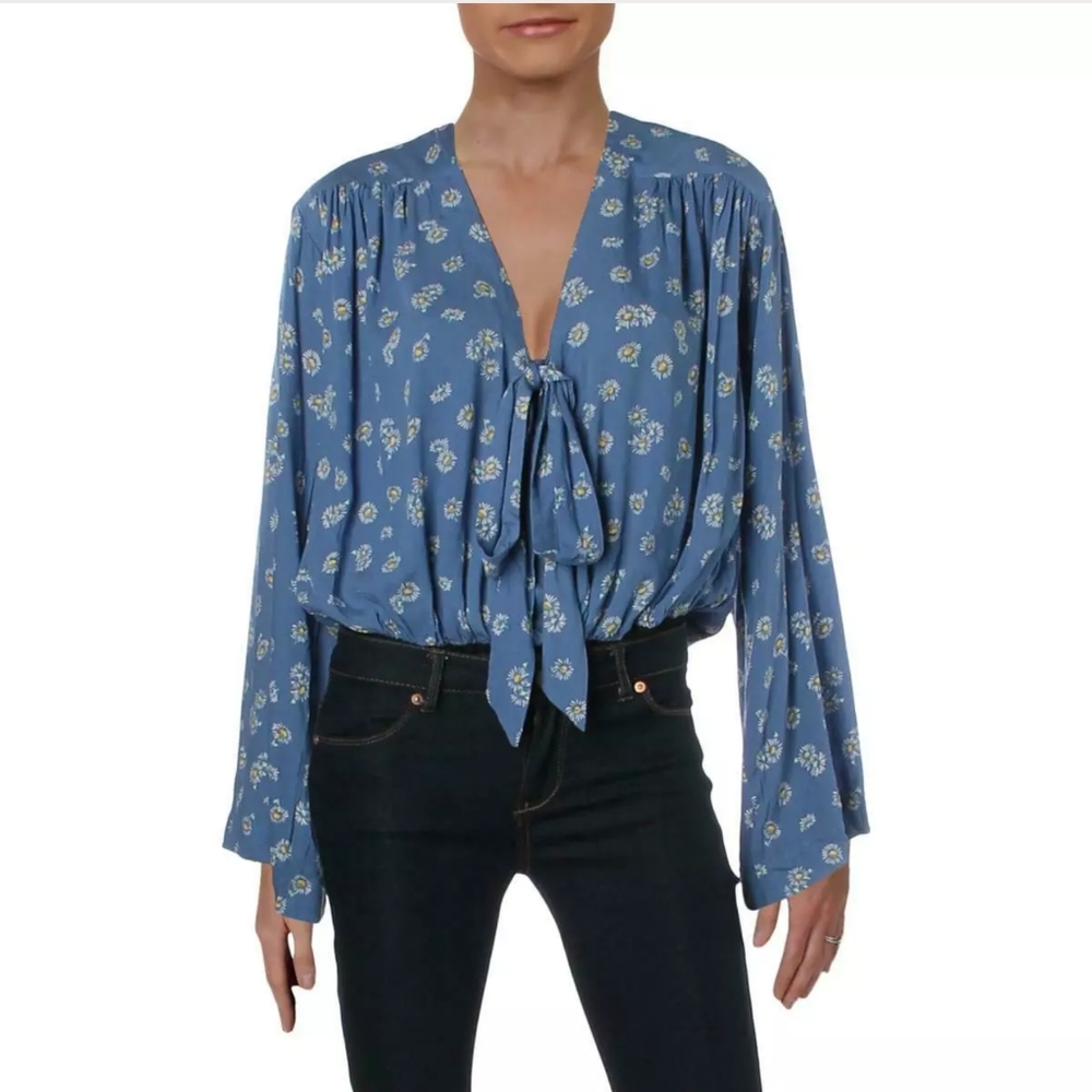 FREE PEOPLE "Forties Feel" Bodysuit bell sleeve cornflower blue floral print NWT - Picture 5 of 7